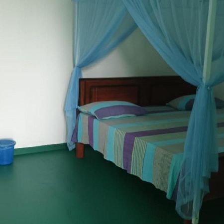 Lagoon Inn Hambantota Exterior photo