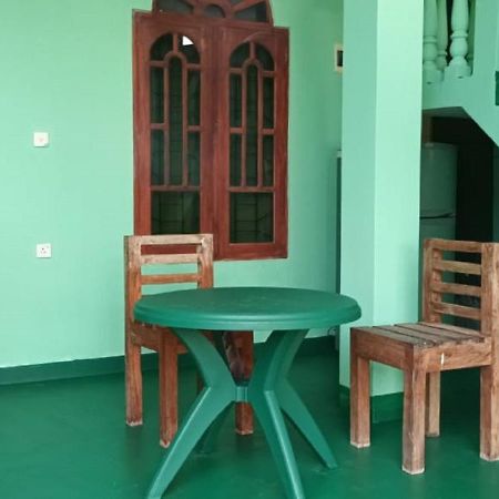 Lagoon Inn Hambantota Exterior photo