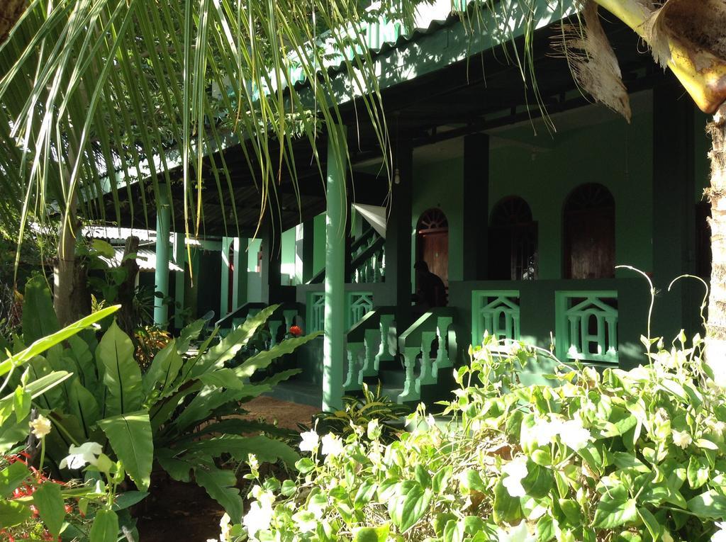 Lagoon Inn Hambantota Exterior photo